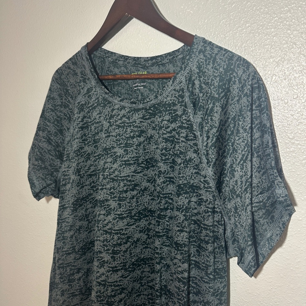 NWOT Tek Gear Essential Gear Womens 2X Gray Space Short Sleeve Activewear Tee